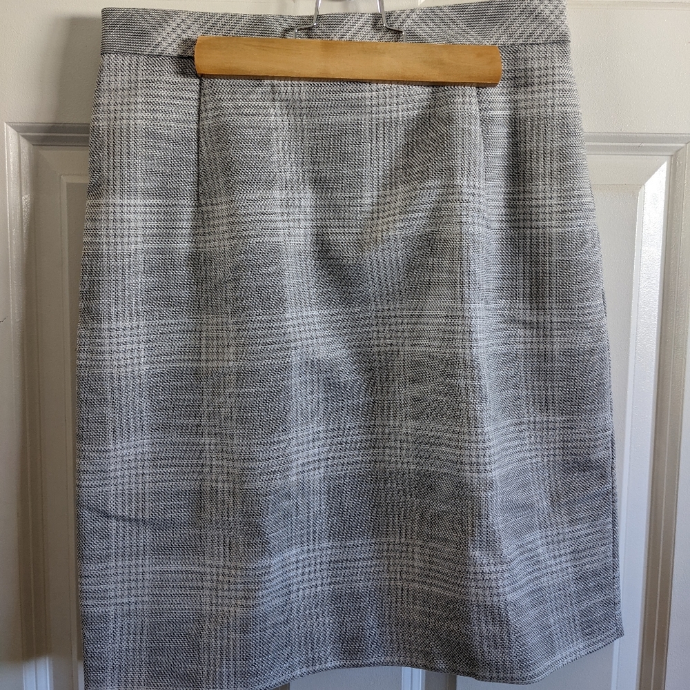 H&M gray plaid pencil skirt size 6 NWT